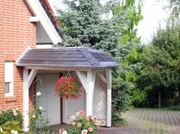 Vorderansicht Carport mit Attika